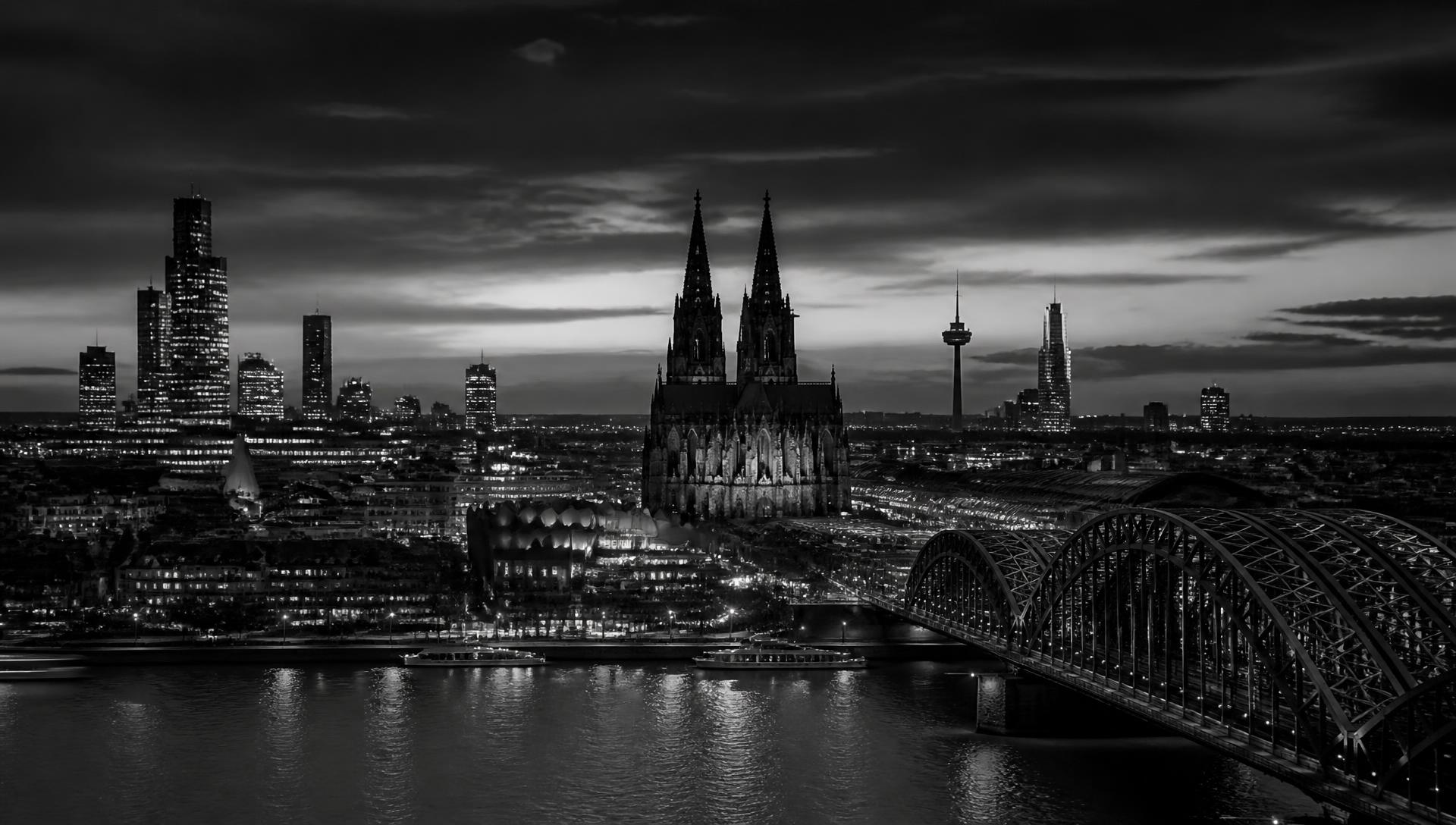 Skyline von Köln mit Dom und Hohenzollernbrücke
